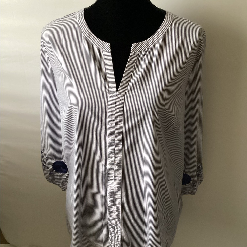 Liz Claiborne Striped Women's Top - Gray and White